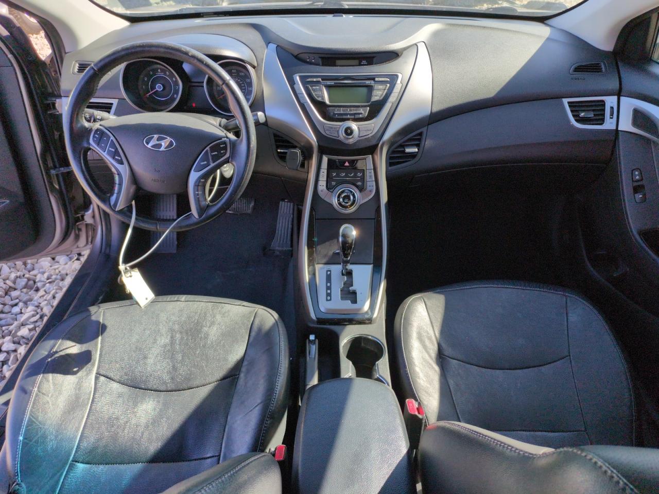 2013 Hyundai Elantra - Image 8
