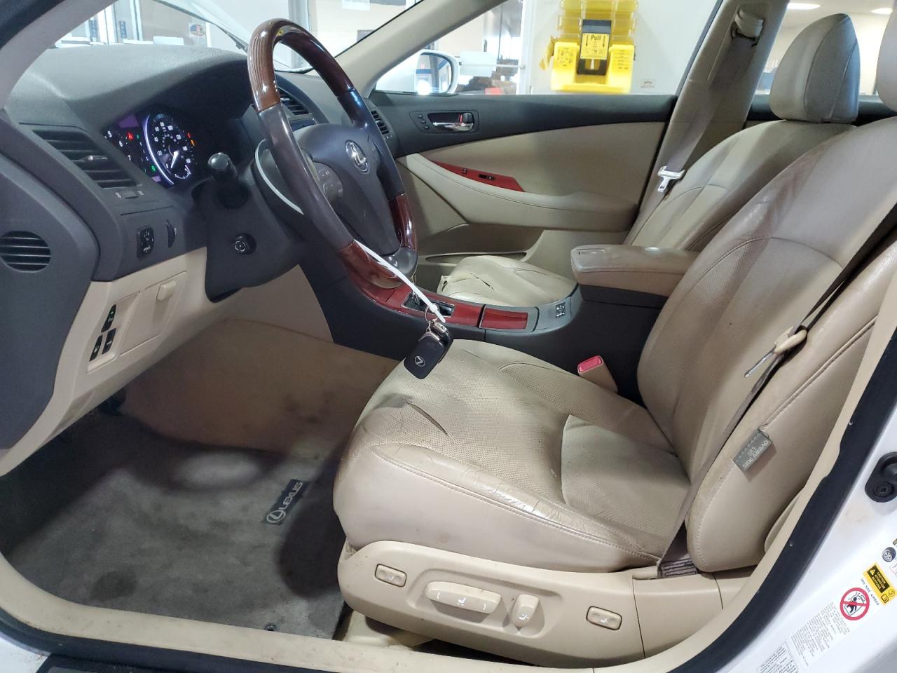 2009 Lexus ES - Image 7