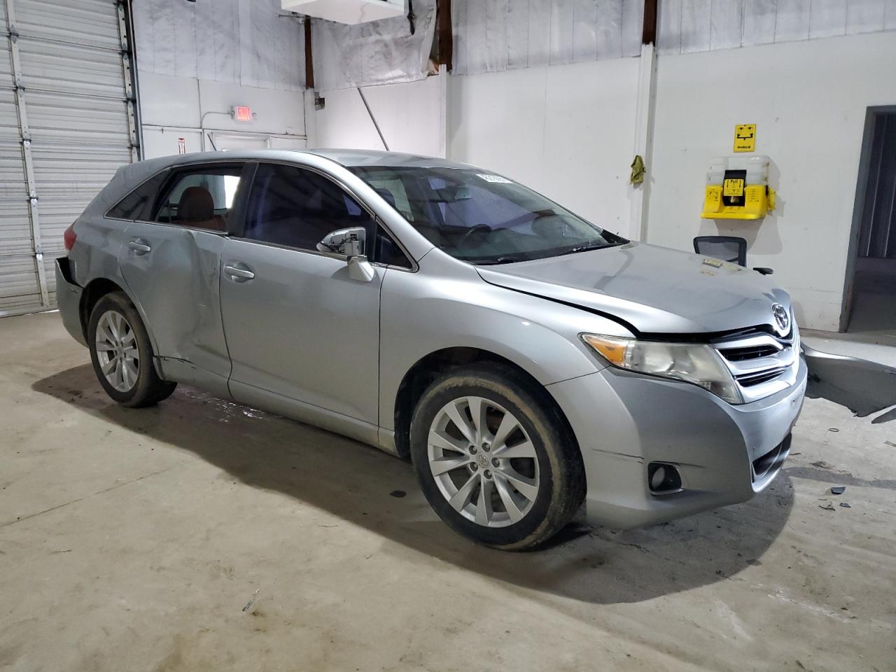 2015 Toyota Venza - Image 4