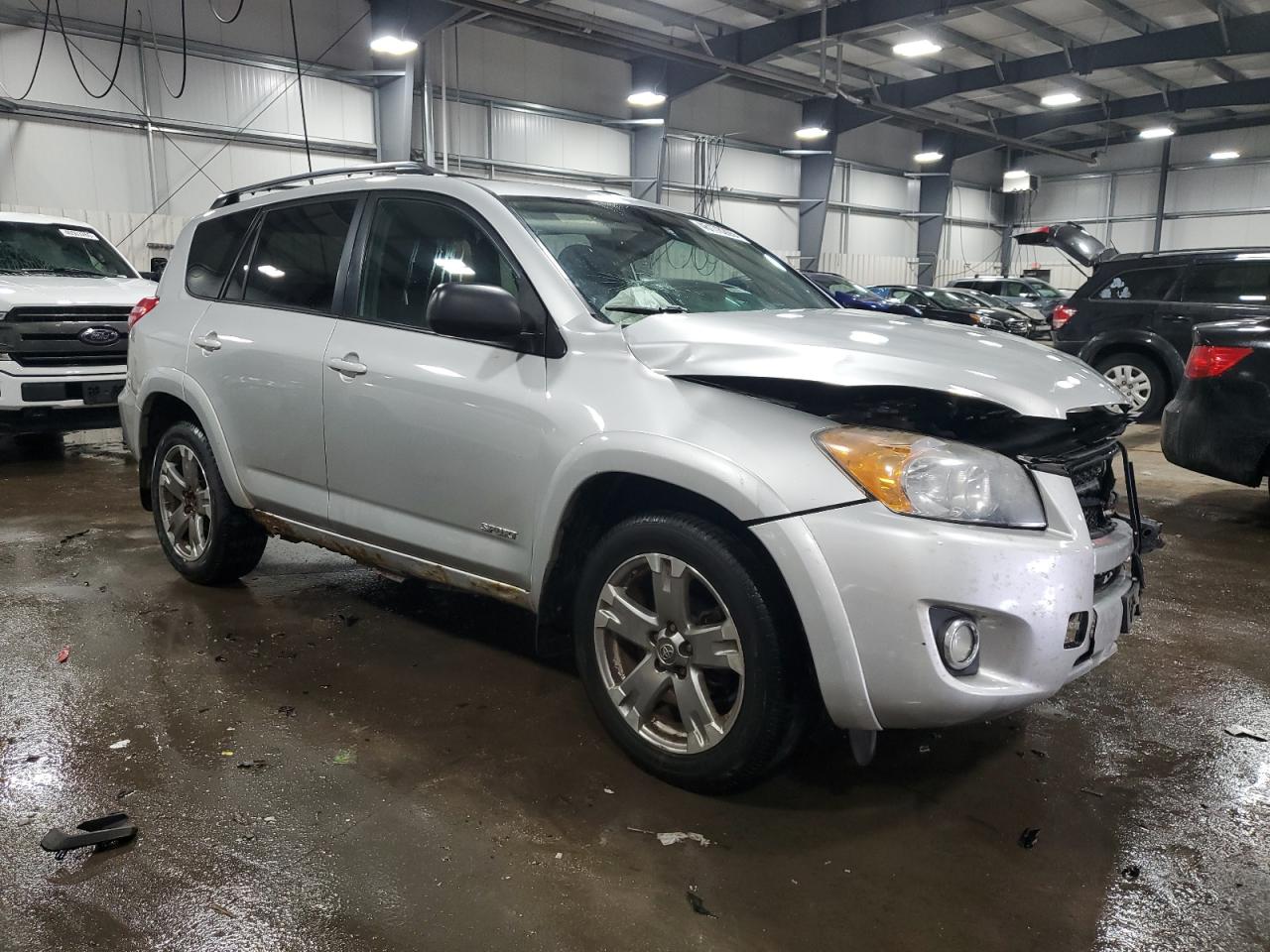 2010 Toyota RAV 4 - Image 4