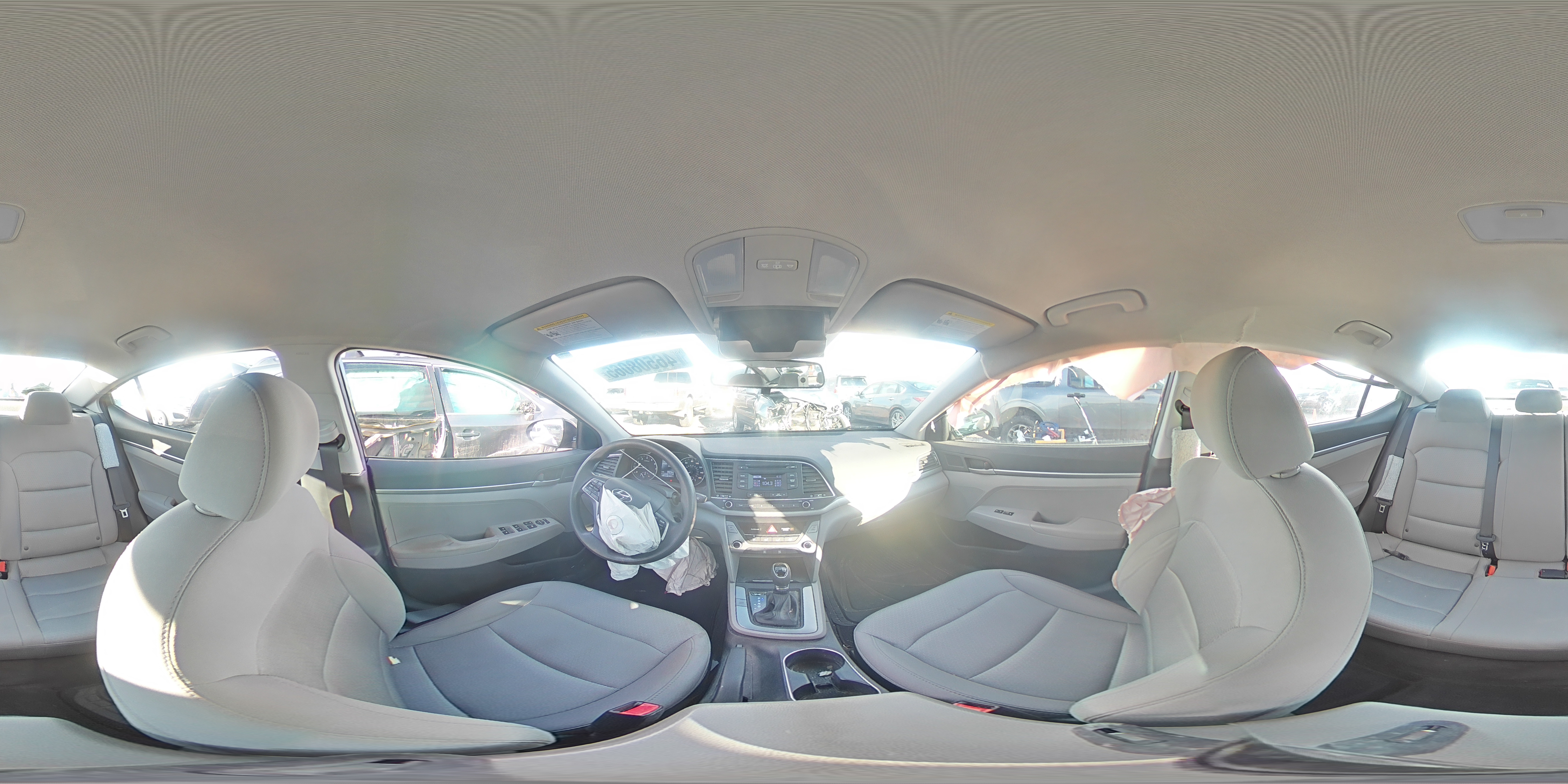 2017 Hyundai Elantra - Image 12