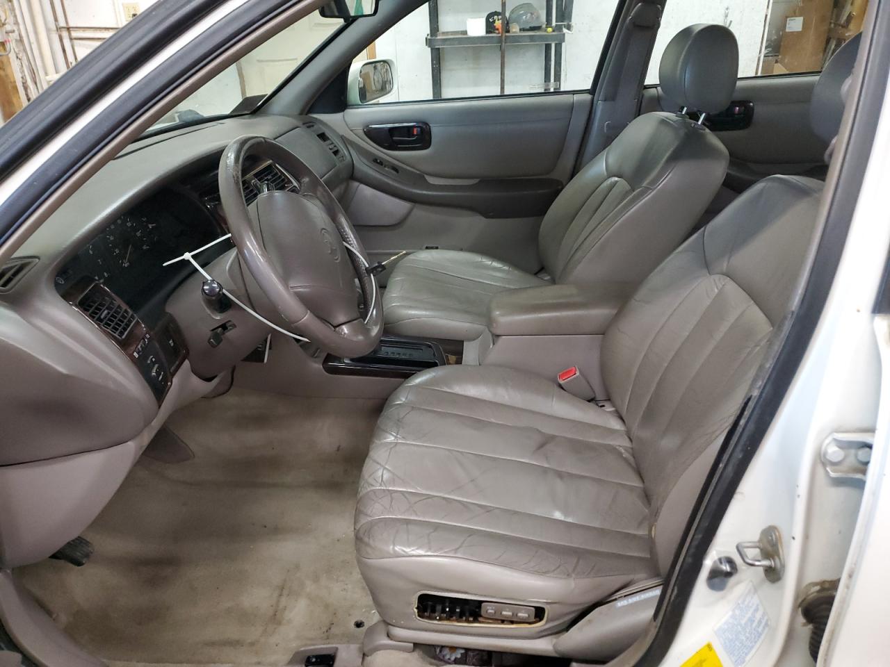 1999 Toyota Avalon - Image 7