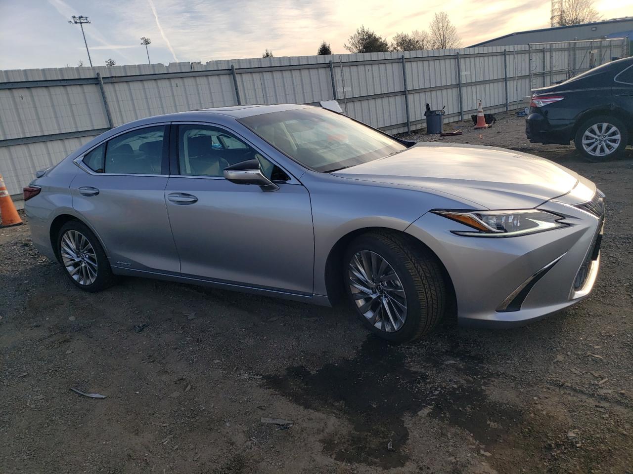 2022 Lexus ES - Image 4