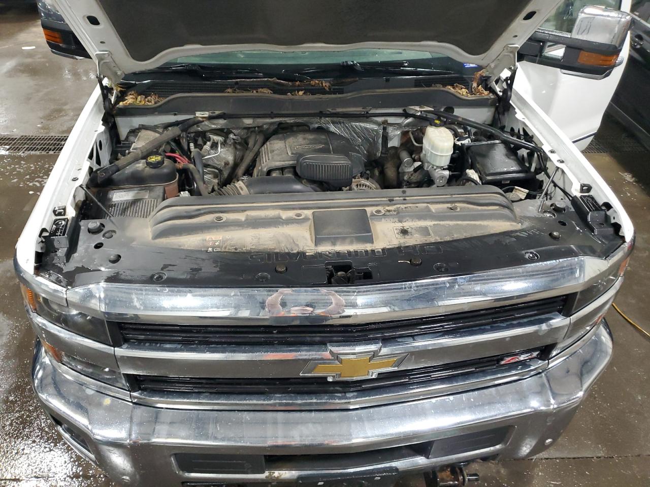2015 Chevrolet Silverado - Image 12