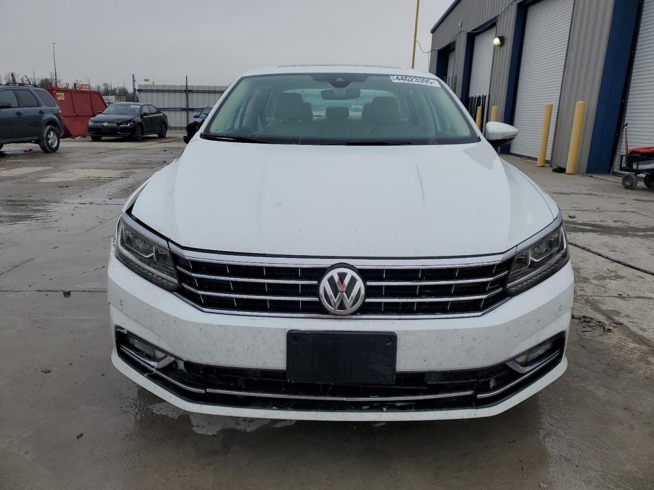 2016 Volkswagen Passat - Image 5