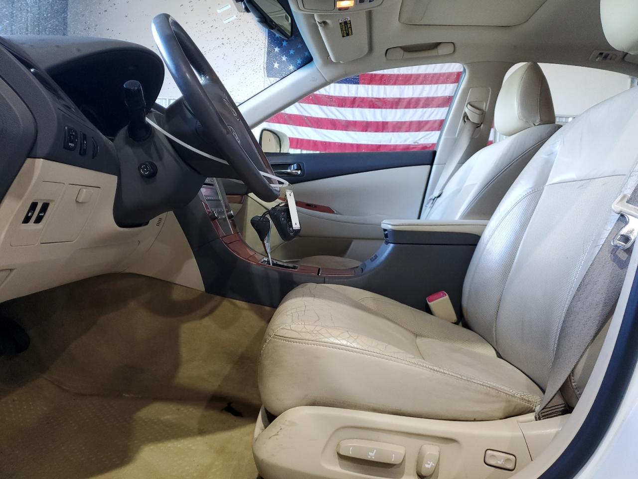 2010 Lexus ES - Image 7