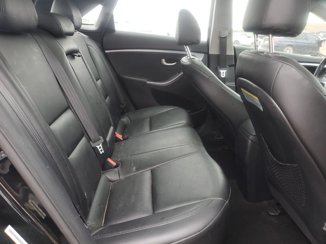 2014 Hyundai Elantra - Image 10