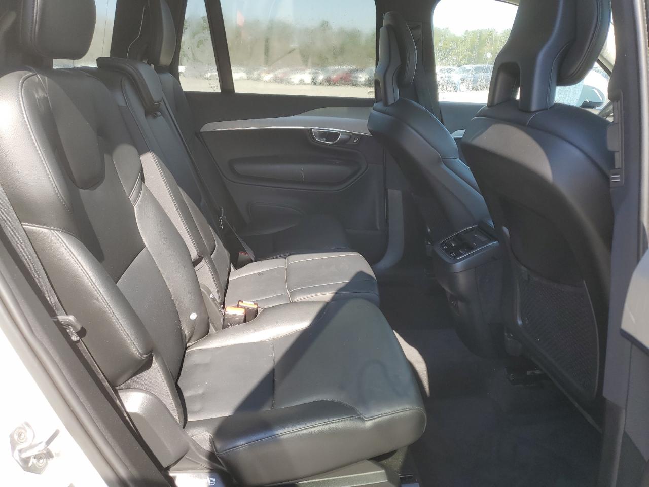 2022 Volvo XC90 - Image 11