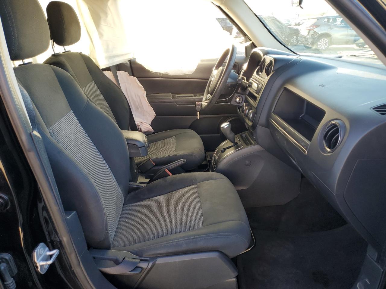 2015 Jeep Liberty (Patriot) - Image 7