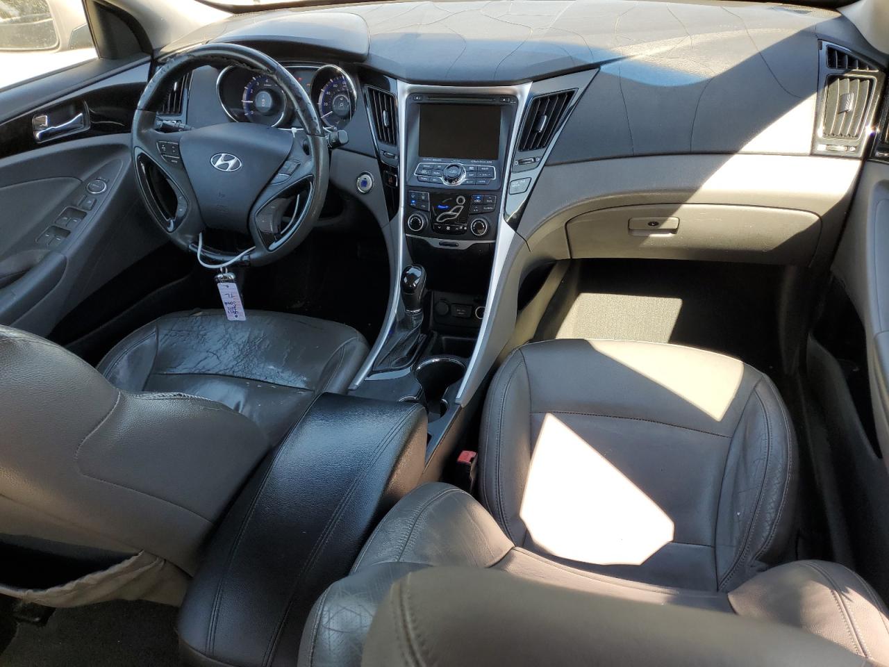 2012 Hyundai Sonata - Image 8