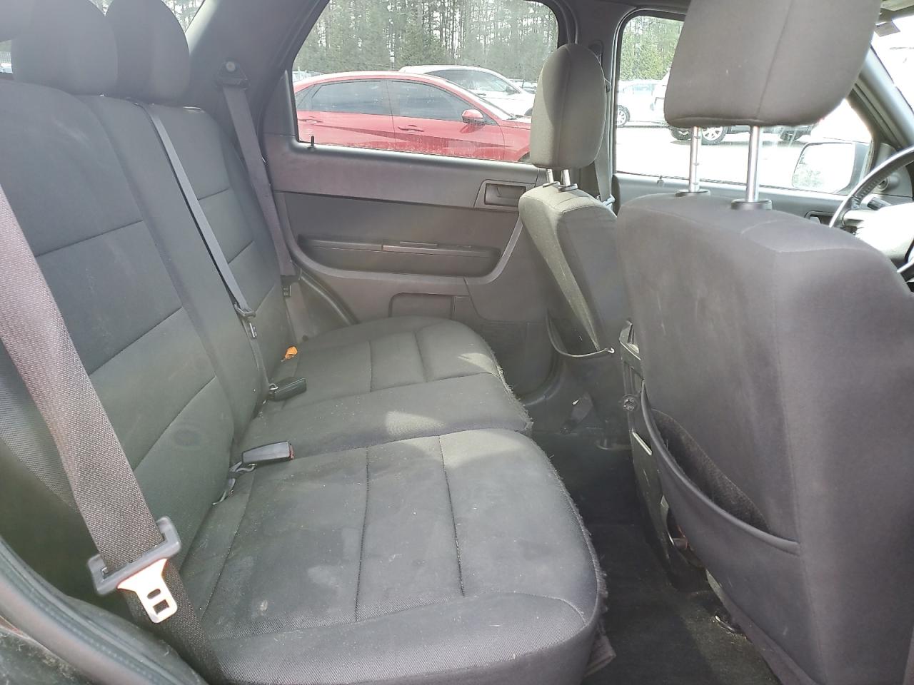 2011 Ford Escape - Image 11