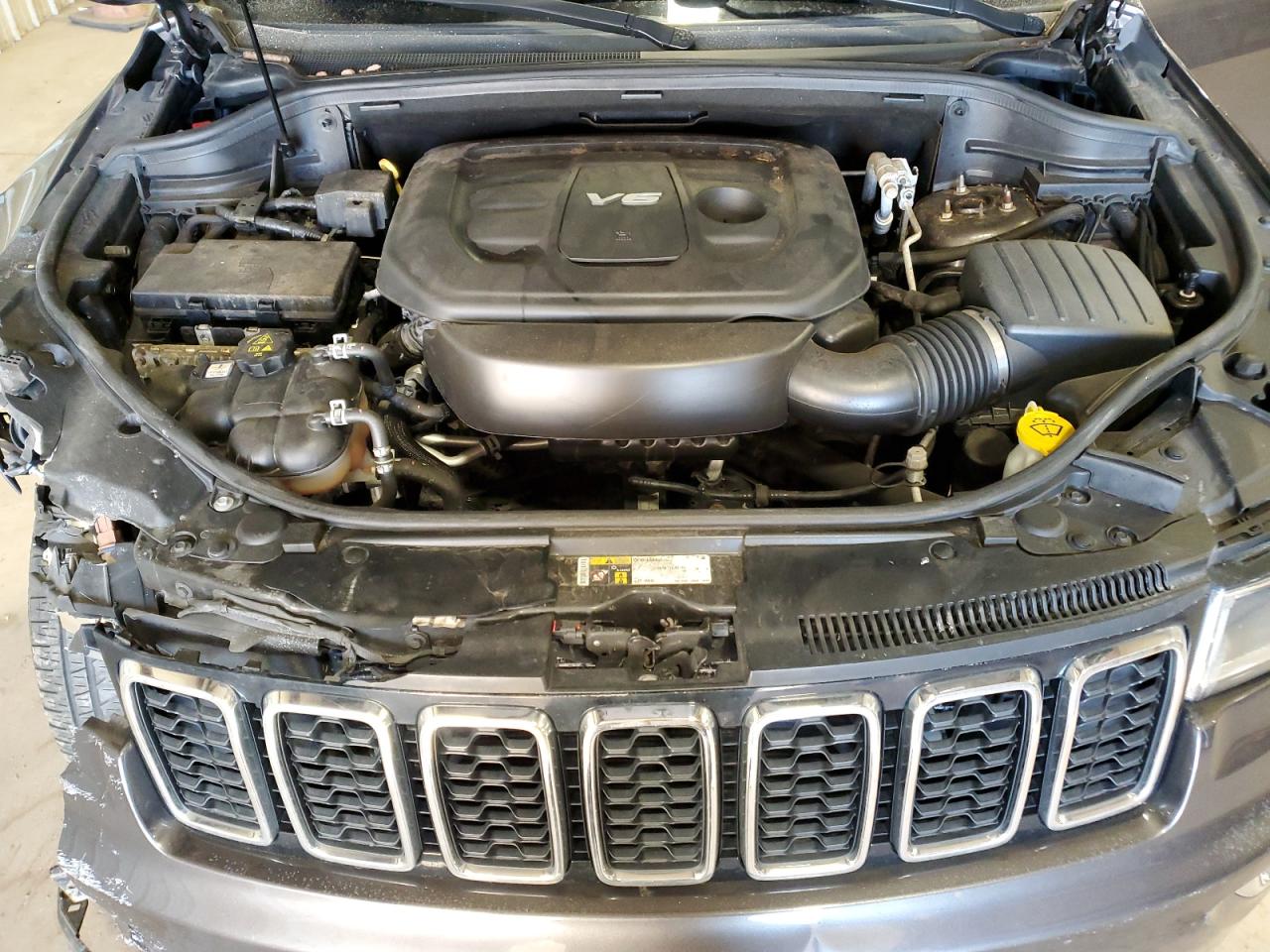 2019 Jeep Grand Cherokee - Image 12