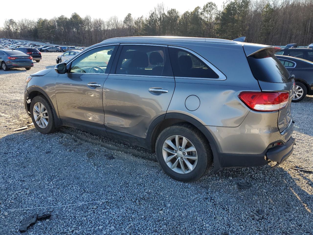 2016 Kia Sorento - Image 2