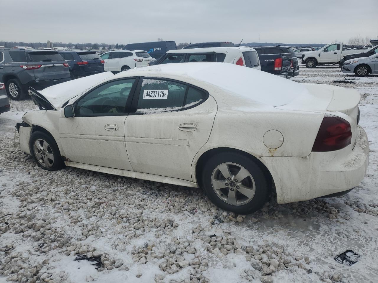 2005 Pontiac Grand Prix - Image 2