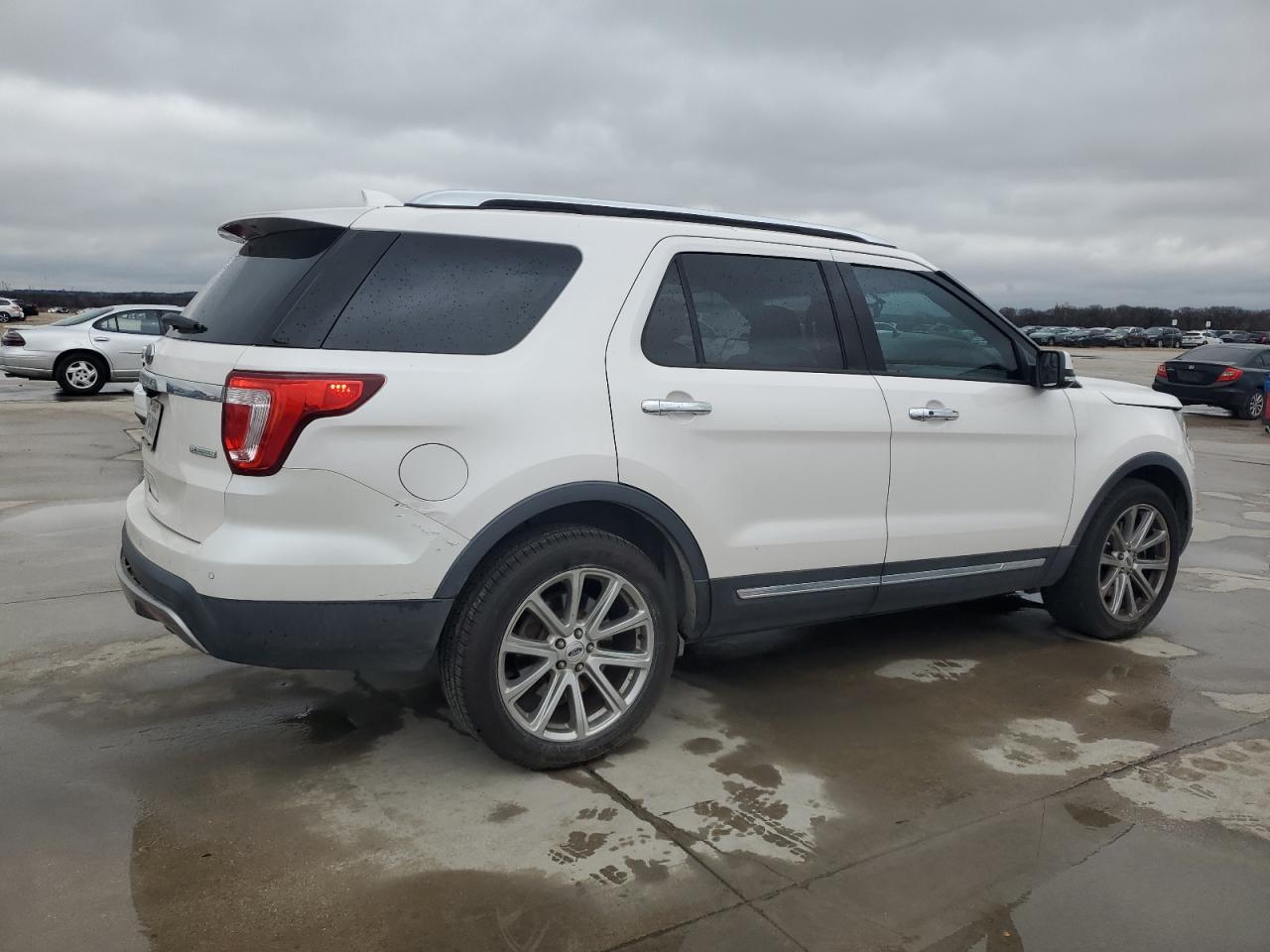 2017 Ford Explorer - Image 3