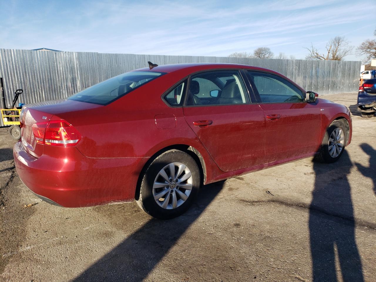 2015 Volkswagen Passat - Image 3