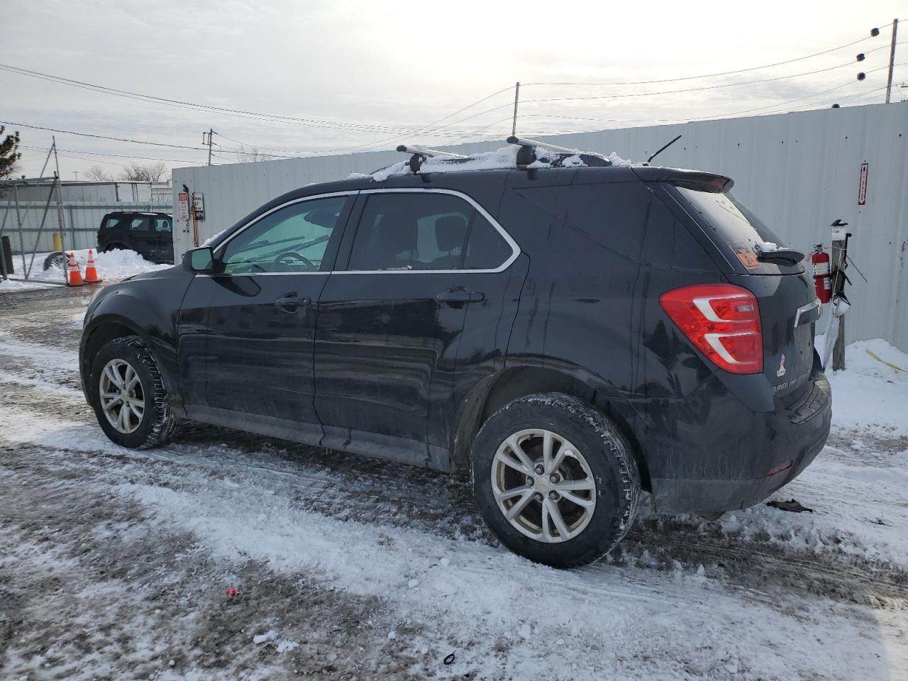 2017 Chevrolet Equinox - Image 2