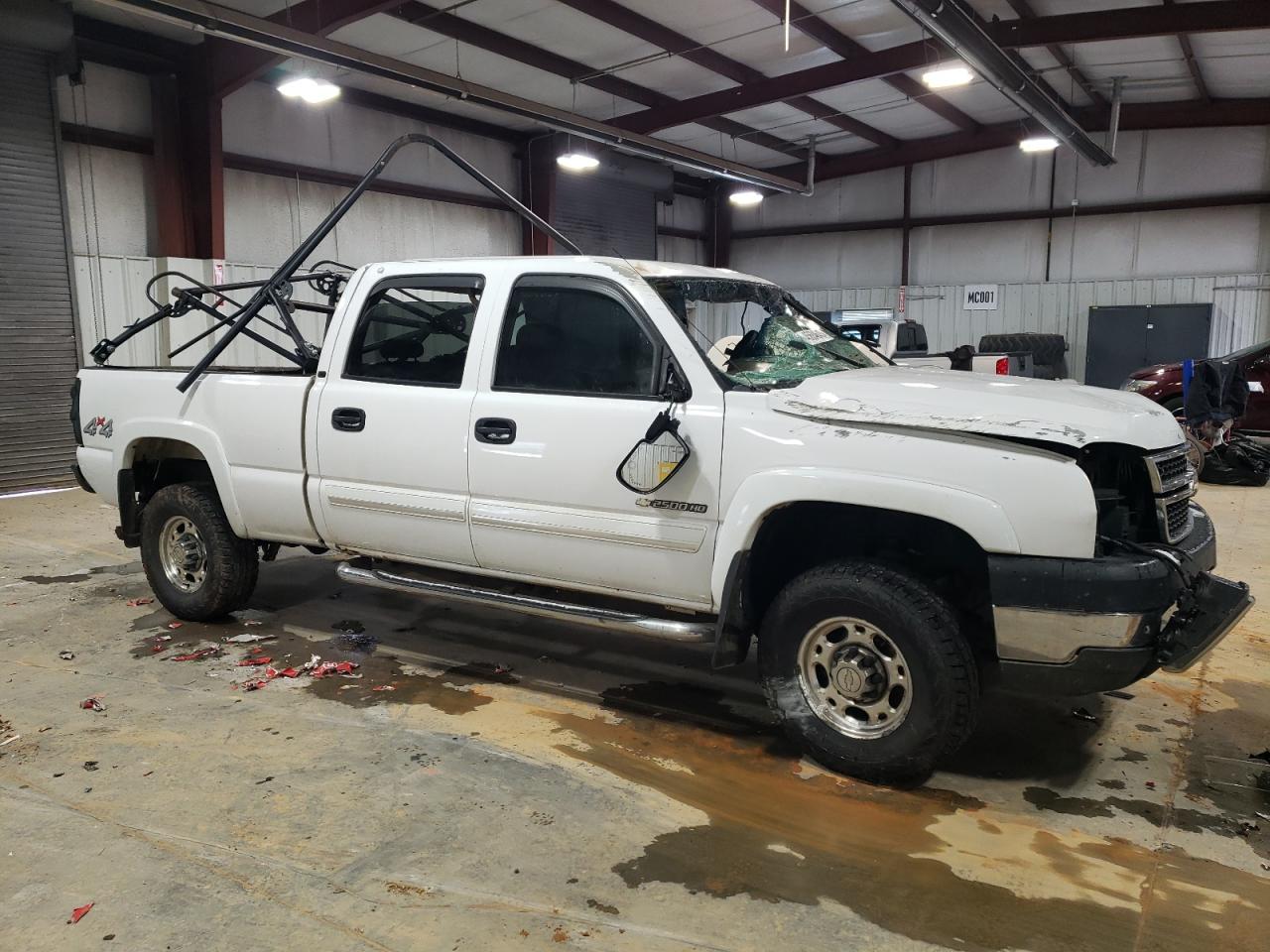 2006 Chevrolet Silverado - Image 4