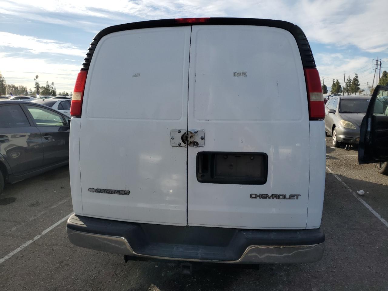 2006 Chevrolet Express - Image 6