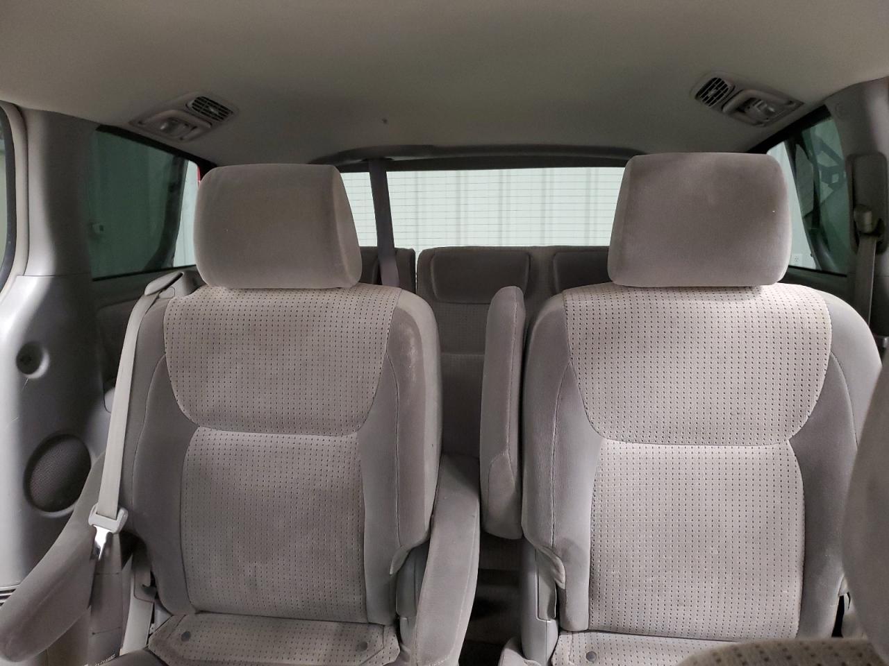 2007 Toyota Sienna - Image 10
