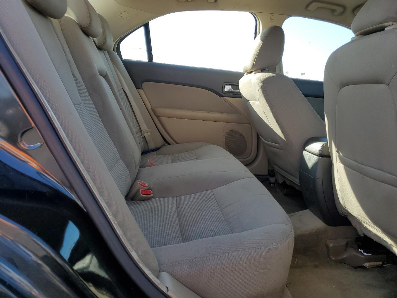 2010 Ford Fusion - Image 11