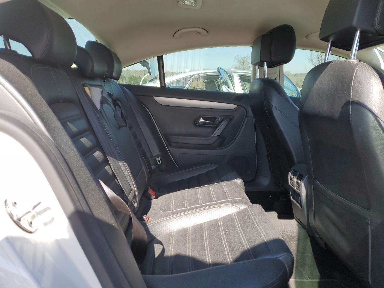 2013 Volkswagen Passat CC - Image 10