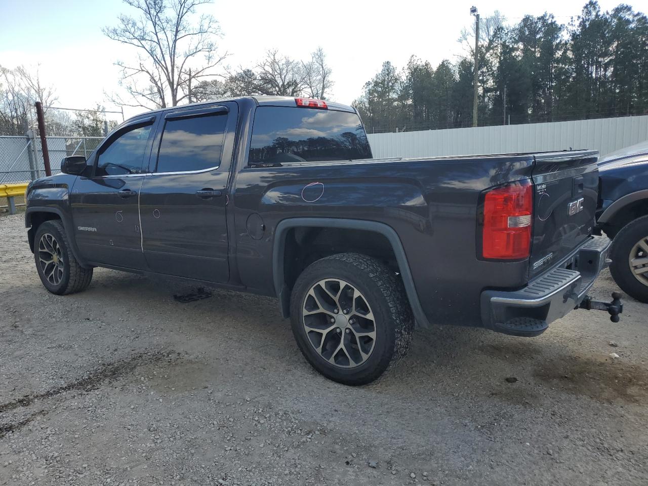 2014 GMC Sierra - Image 2