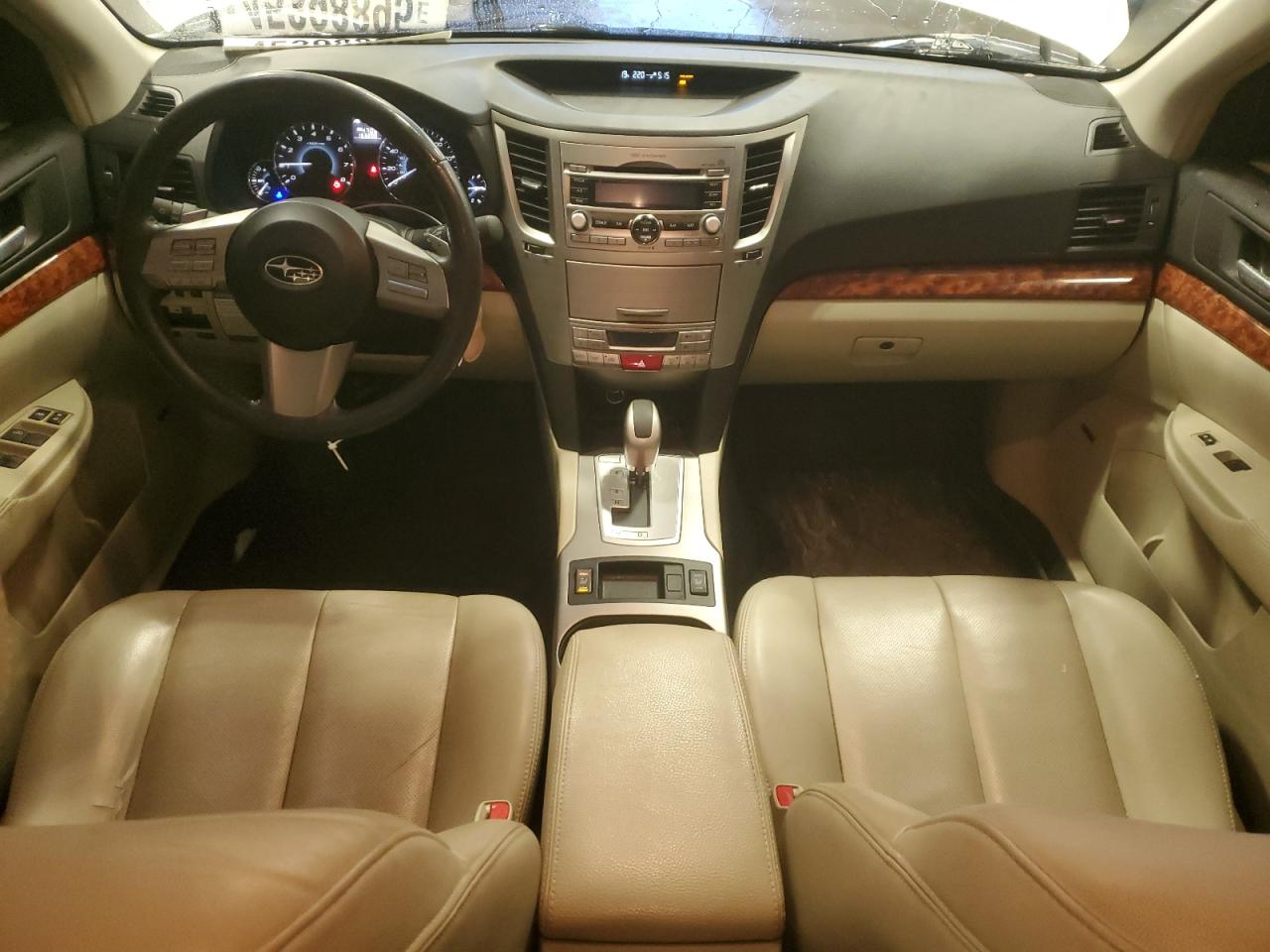 2010 Subaru Outback - Image 8