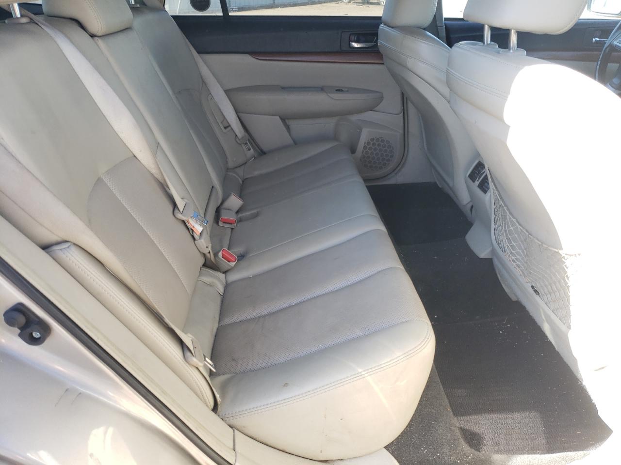 2014 Subaru Outback - Image 10