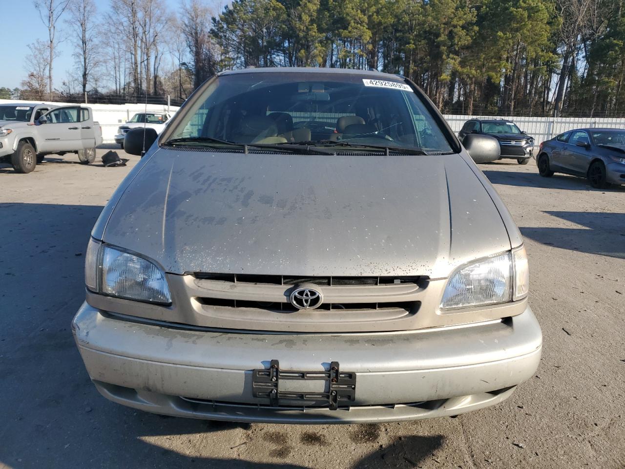 2000 Toyota Sienna - Image 5