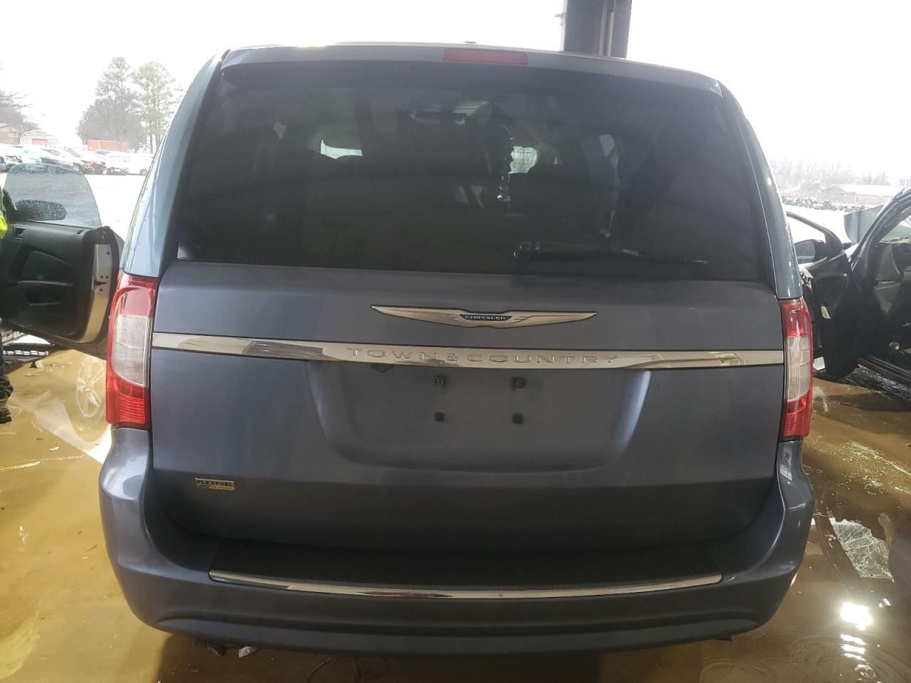 2012 Chrysler Town & Country - Image 6
