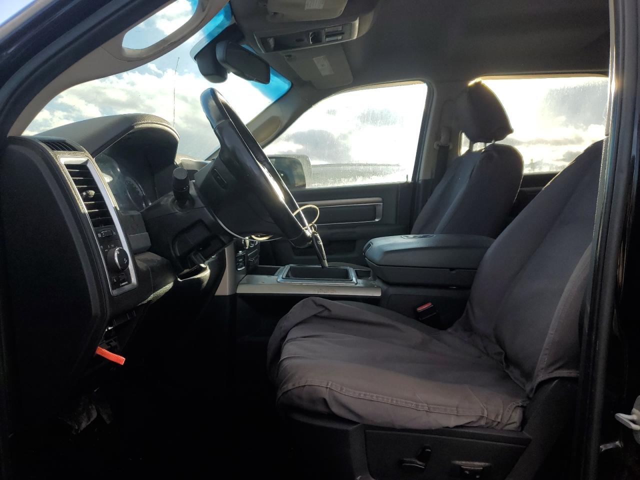 2014 RAM 1500 - Image 7