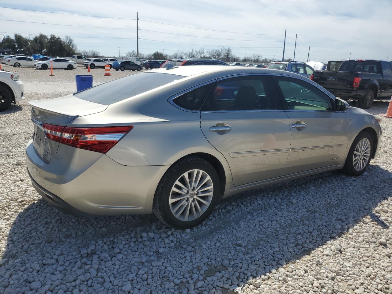 2014 Toyota Avalon - Image 3