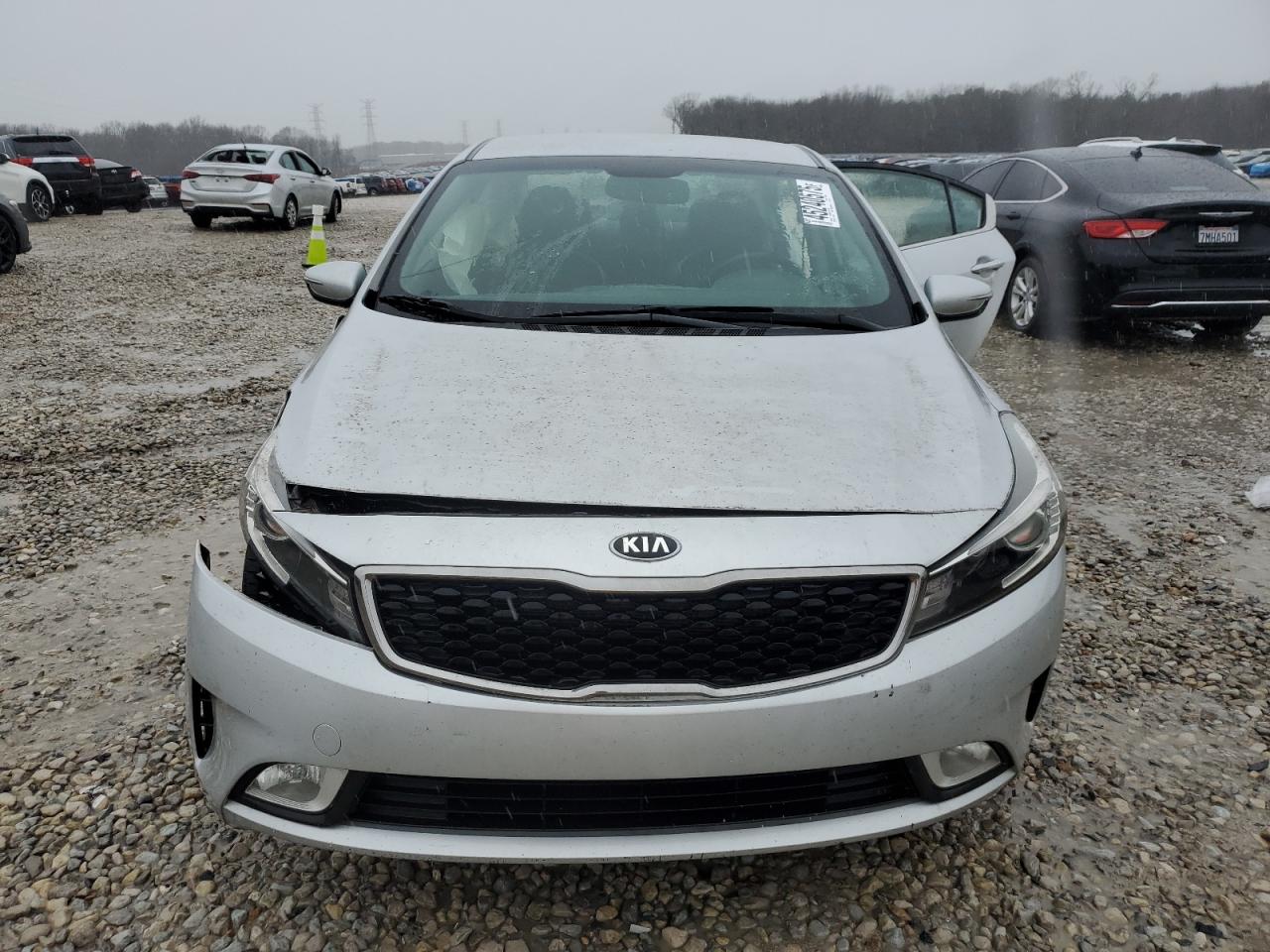 2017 Kia Forte - Image 5