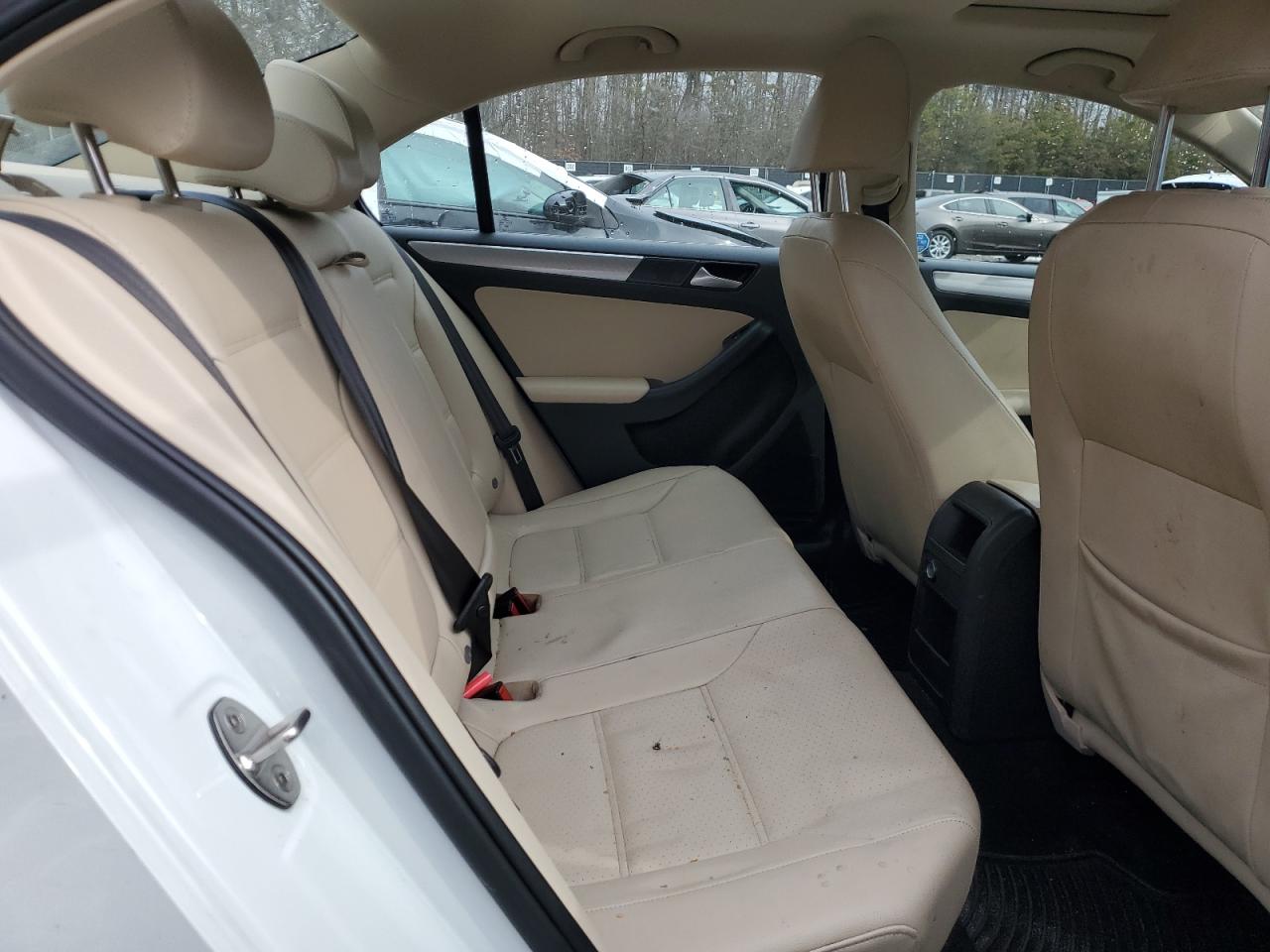 2017 Volkswagen Jetta - Image 10