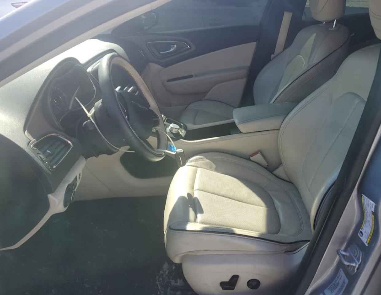 2015 Chrysler 200 - Image 7