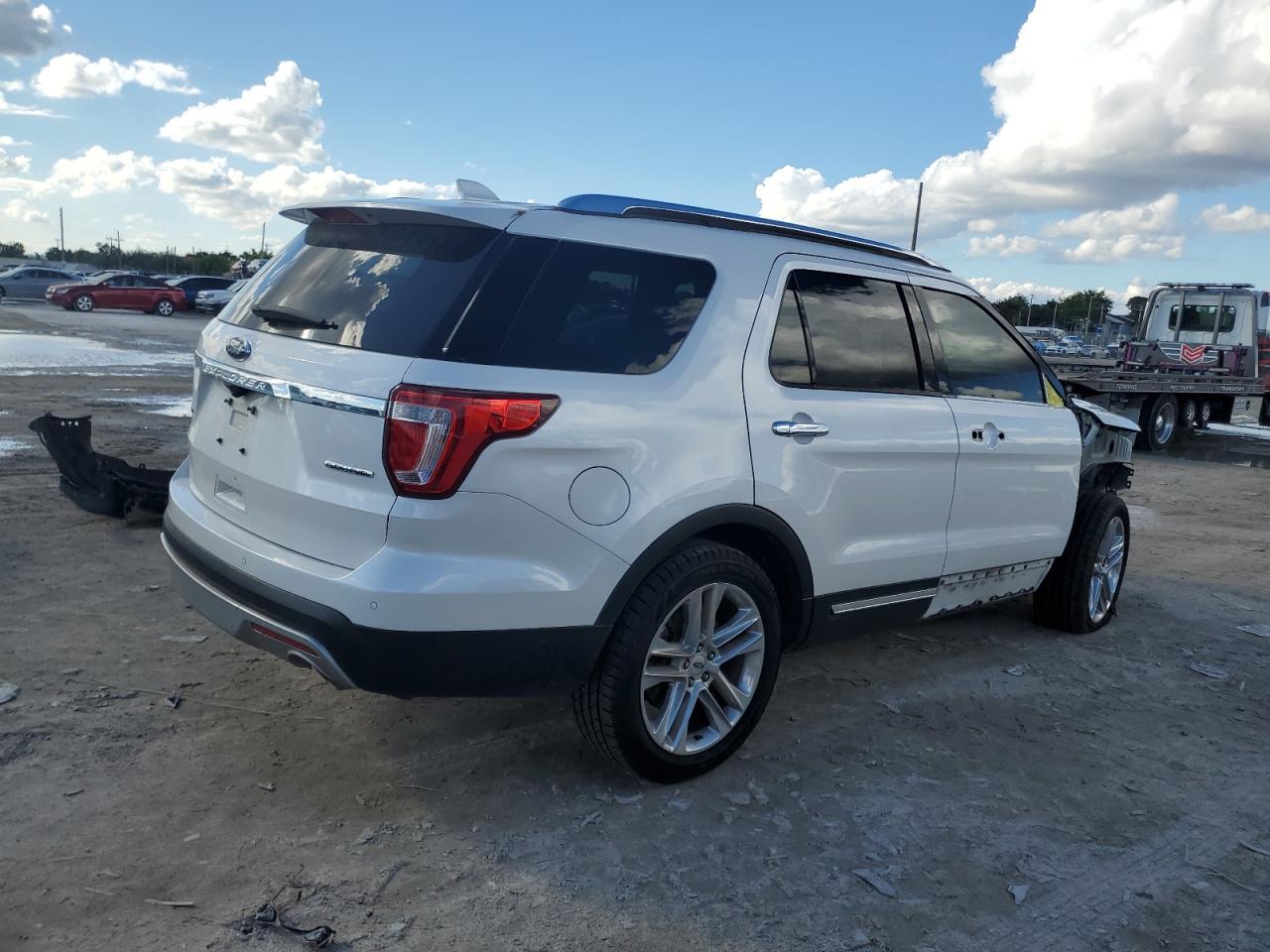 2016 Ford Explorer - Image 3