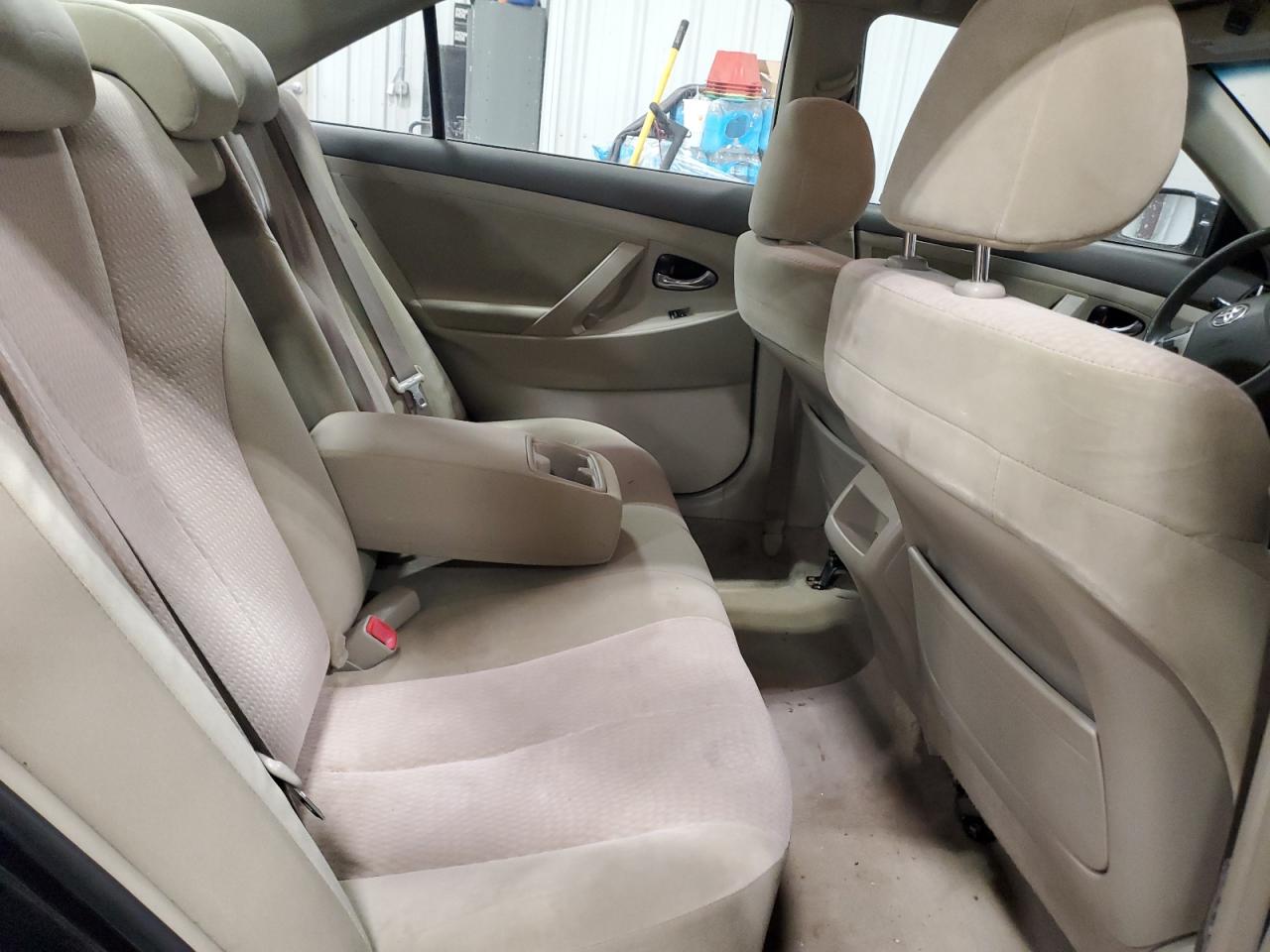 2010 Toyota Camry - Image 10