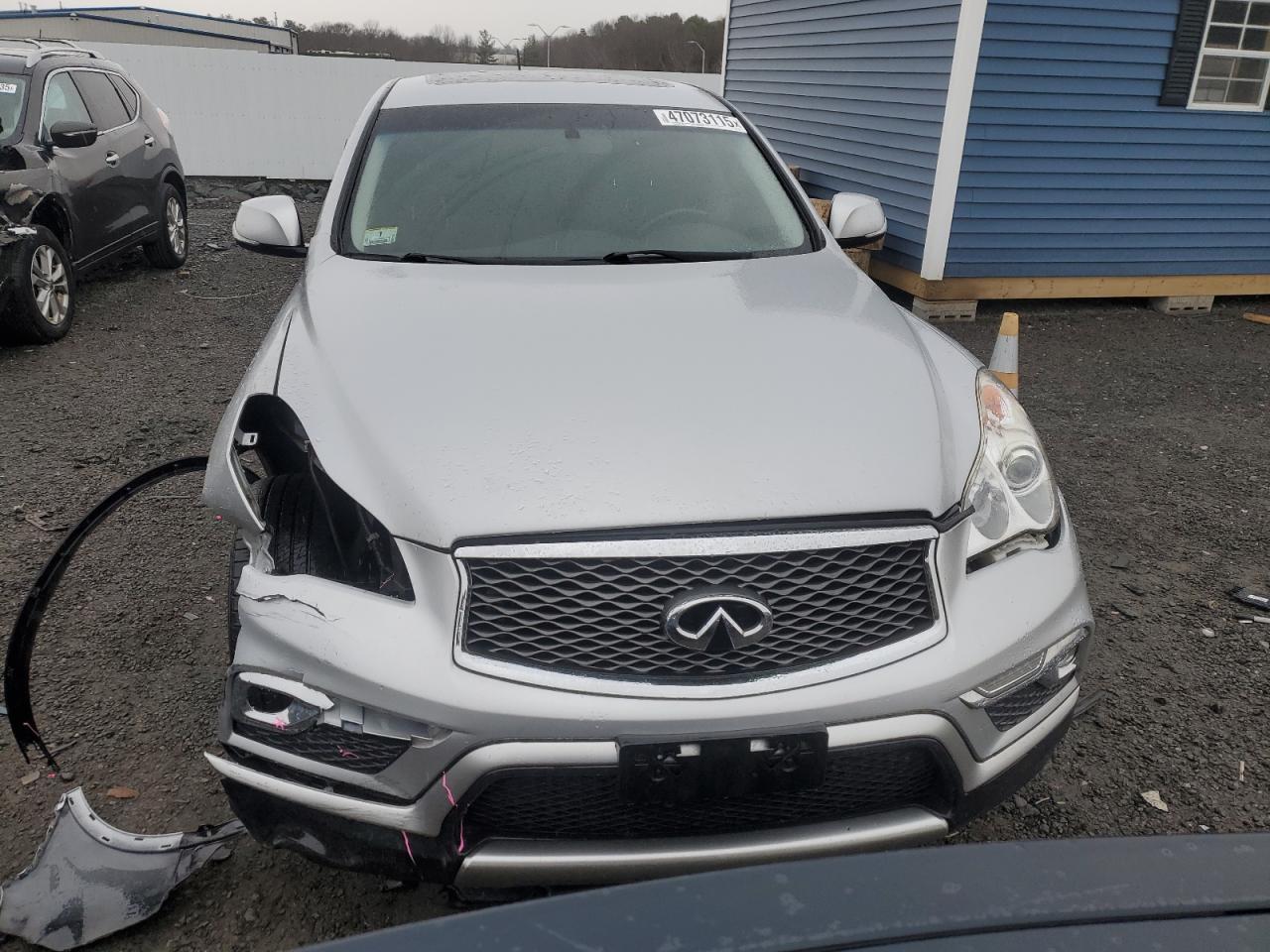 2017 Infiniti QX50 - Image 5