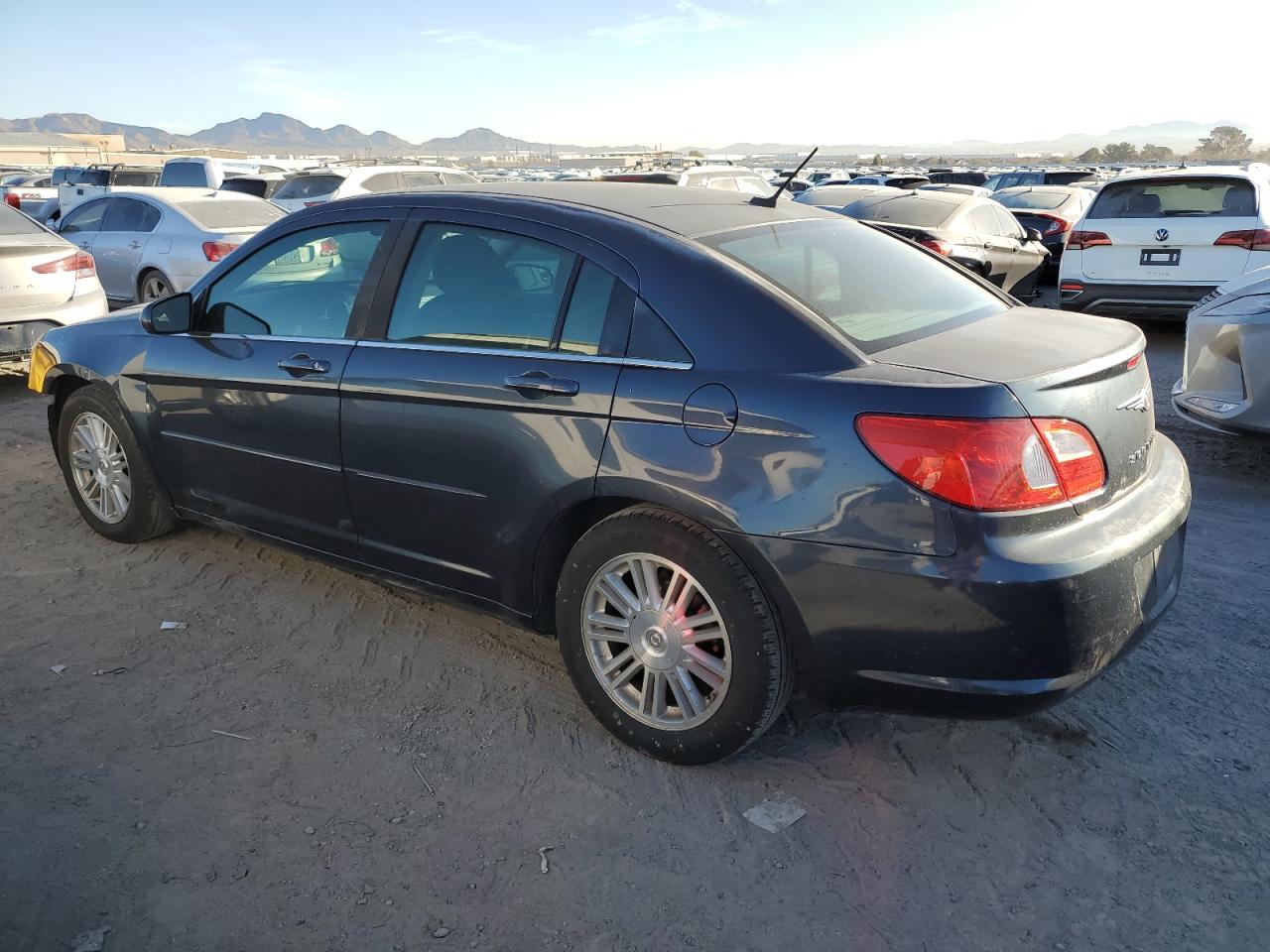 2008 Chrysler Sebring - Image 2