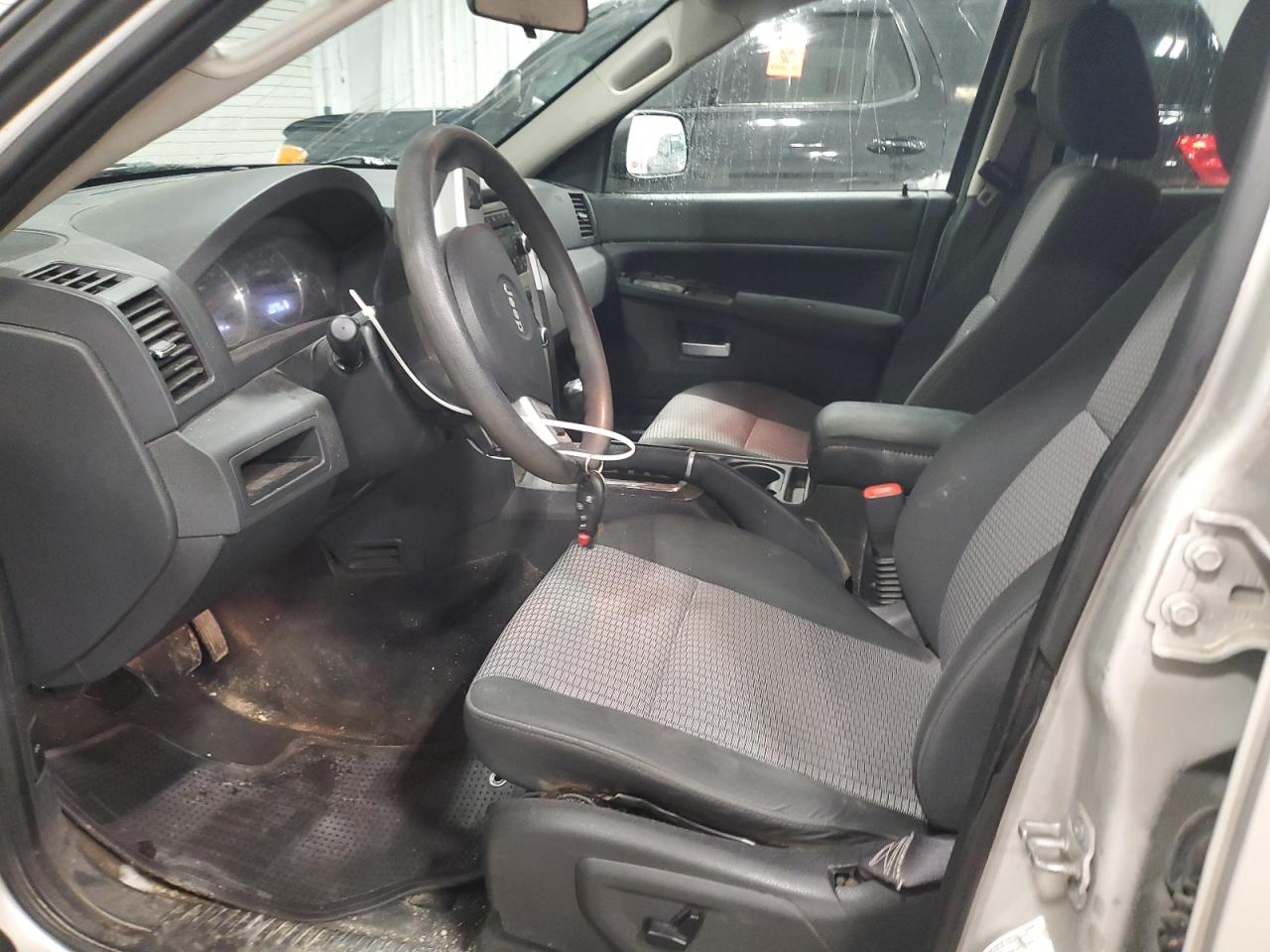 2009 Jeep Grand Cherokee - Image 7