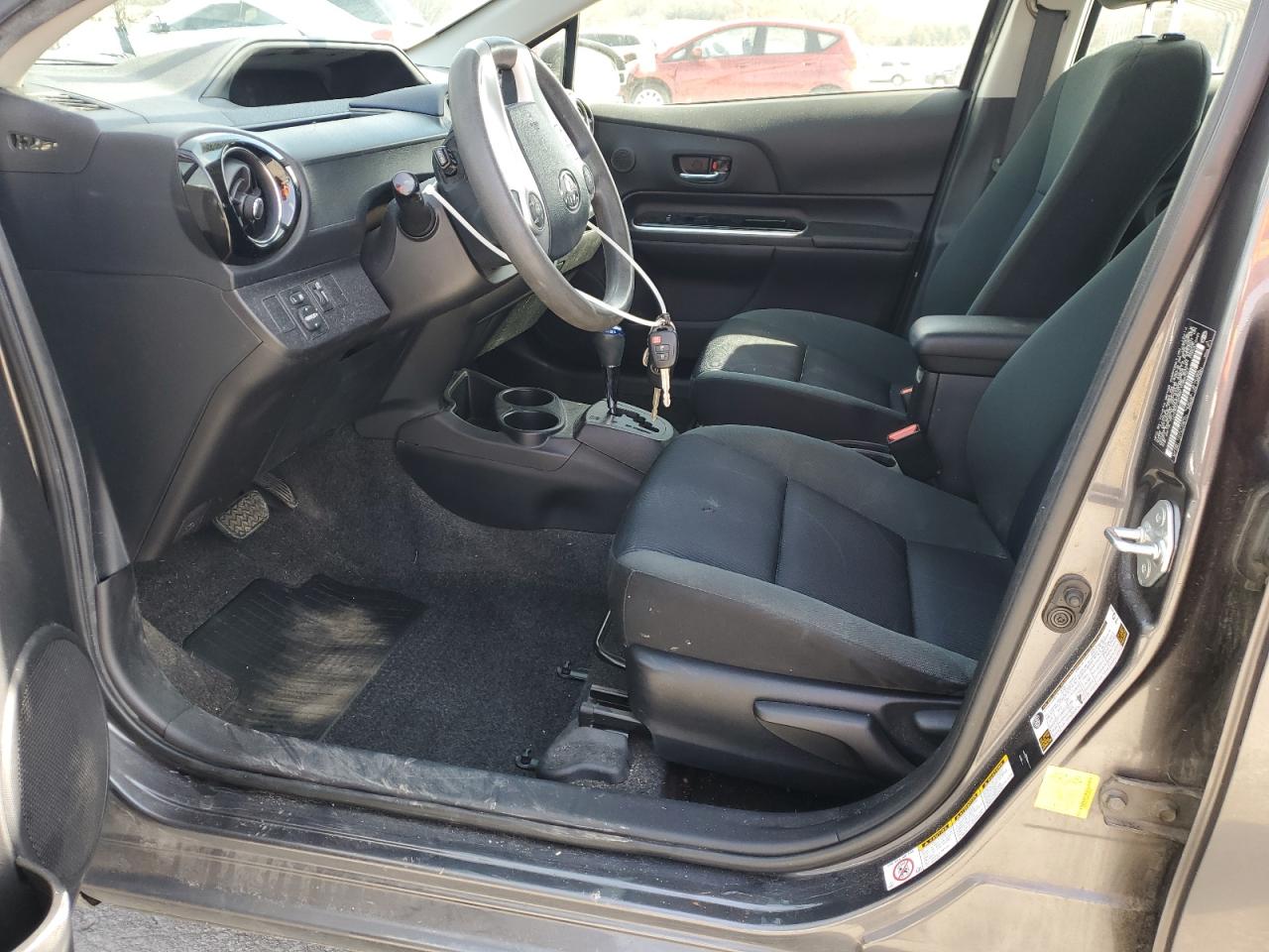2015 Toyota Prius - Image 7