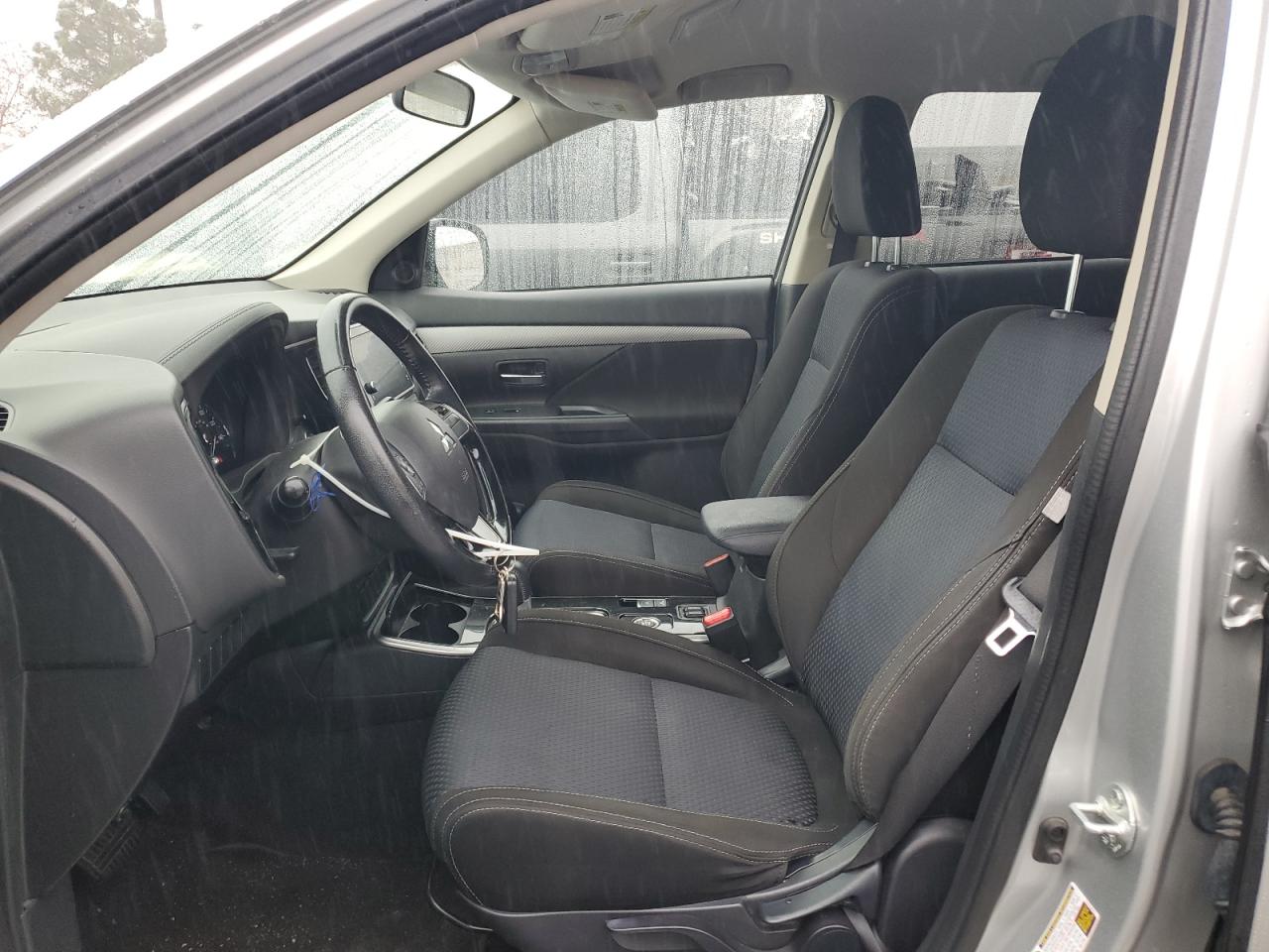 2018 Mitsubishi Outlander - Image 7