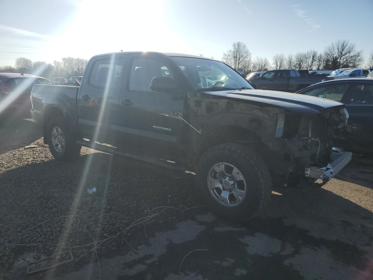 2015 Toyota Tacoma - Image 4