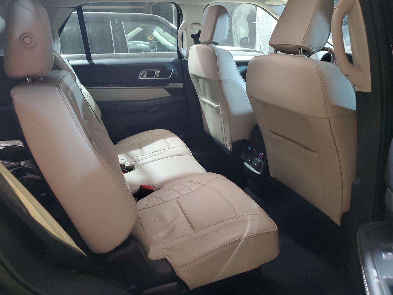2018 Ford Explorer - Image 11