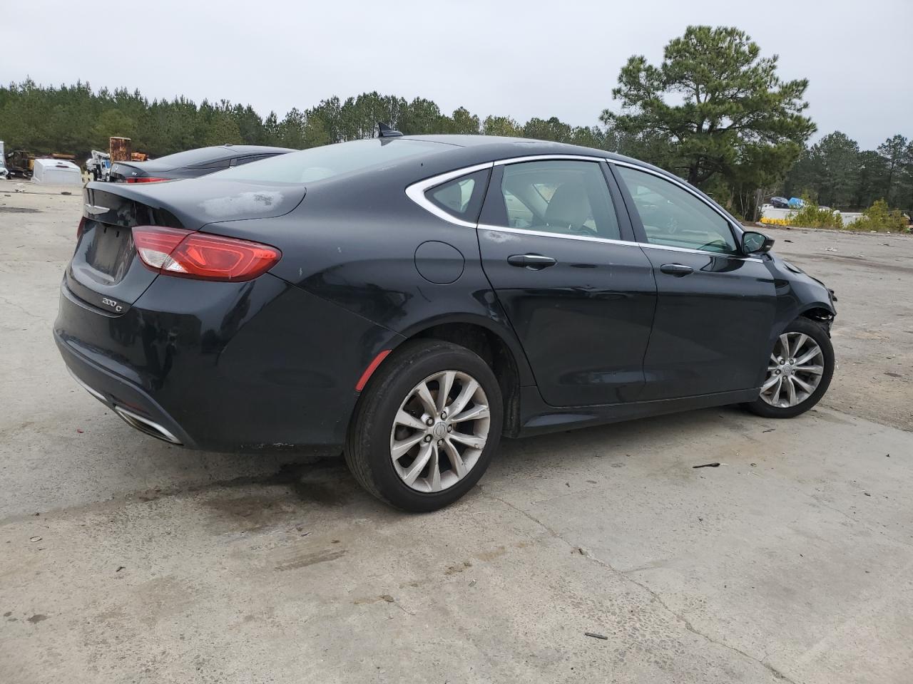 2015 Chrysler 200 - Image 3