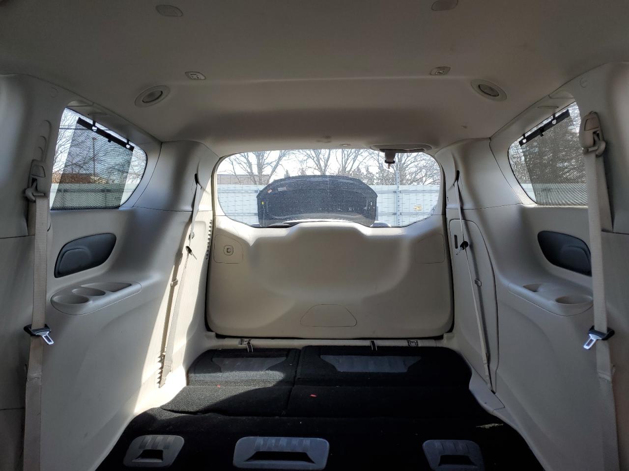 2017 Chrysler Pacifica - Image 10