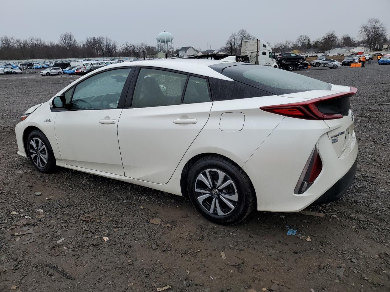 2017 Toyota Prius - Image 2
