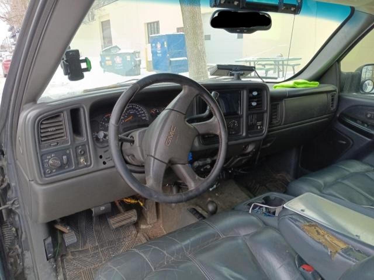 2003 GMC Sierra - Image 9