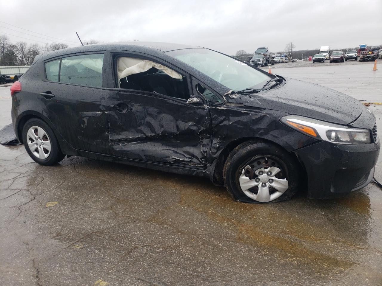 2017 Kia Forte - Image 4